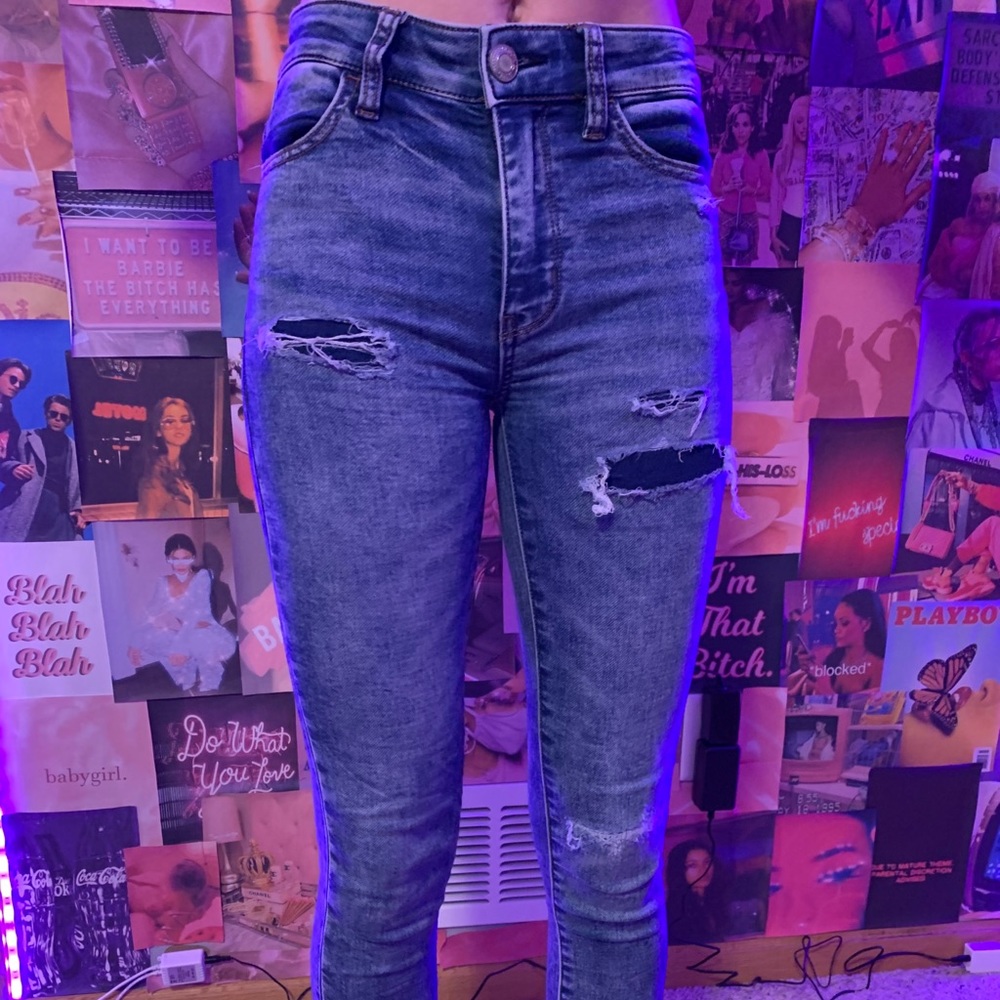 american eagle ripped jeans